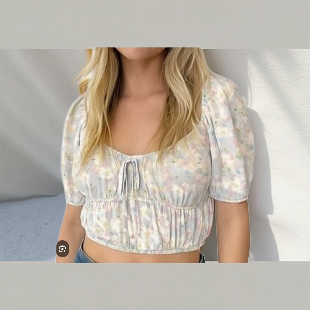 NWOT Bundle of 2 Size Medium Elodie Crop Top